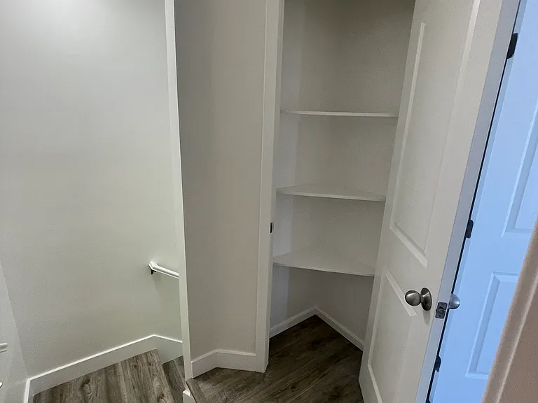 1037 Linden Ave #8 — Photo 18