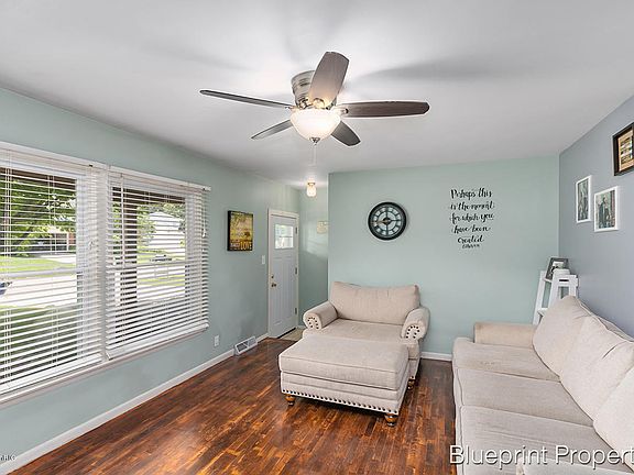 5th image of 139 Lantern Dr NW