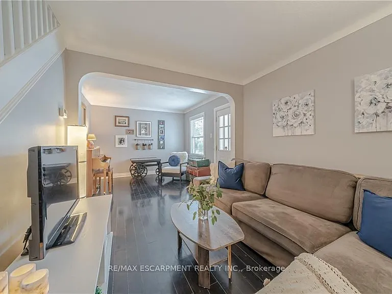 22 Concord Ave — Photo 3