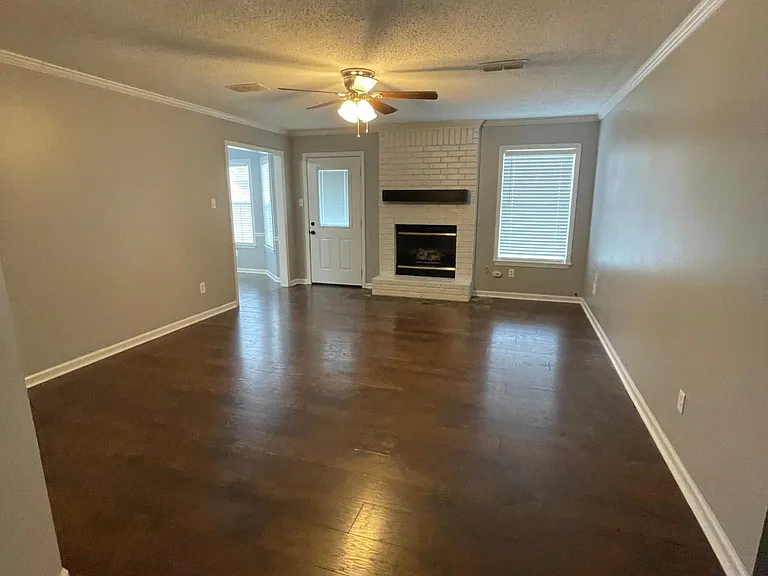 18 Stonehaven Dr — Photo 5