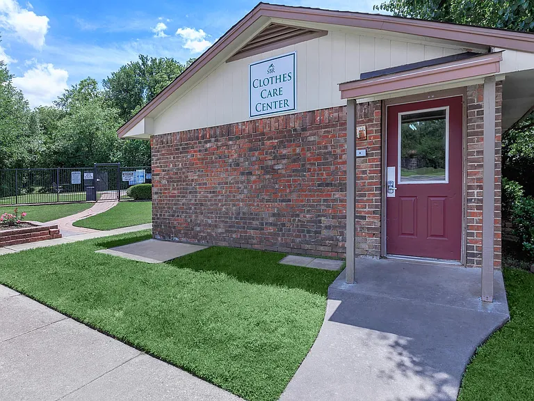 Eureka Village — Photo 12
