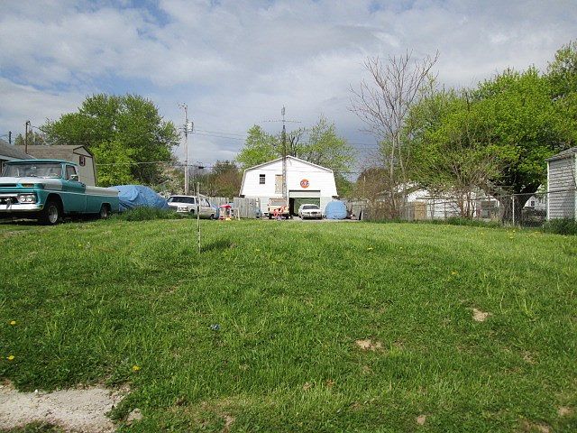 1st image of 817 S Calumet St