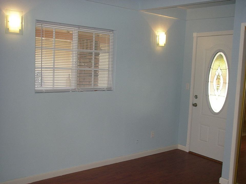 2nd image of 7009 N Muscatel Ave