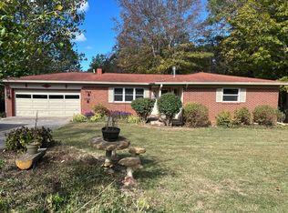 382 Tuck A Way Ridge Dr, Nashville, IN 47448