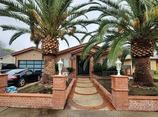 10038 Gaviota Ave, North Hills, CA 91343