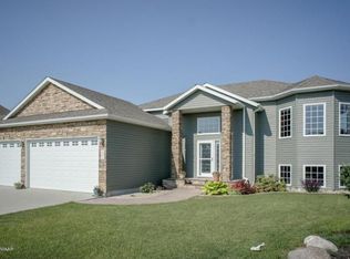 1905 36th St S, Moorhead, MN 56560