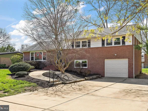 4662 Dartmoor Dr, Wilmington, DE 19803