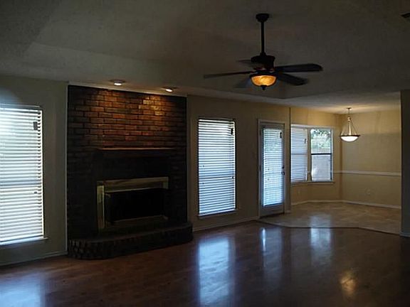 3rd image of 6329 Hunters Glen Dr