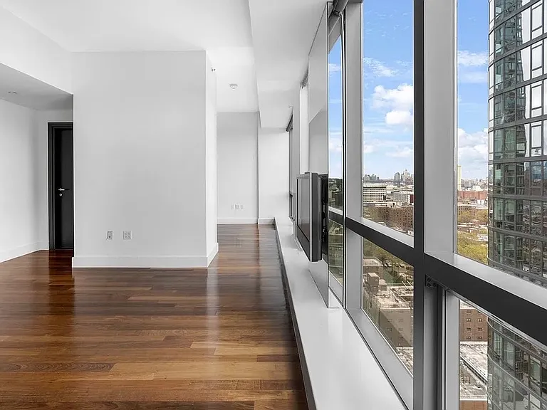 150 Myrtle Ave #1707 — Photo 5