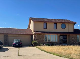 47 S Grandbay Cir, Aurora, CO 80018