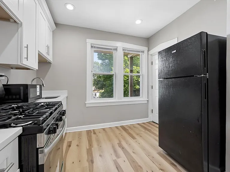 545 N Drake Ave #2 — Photo 16