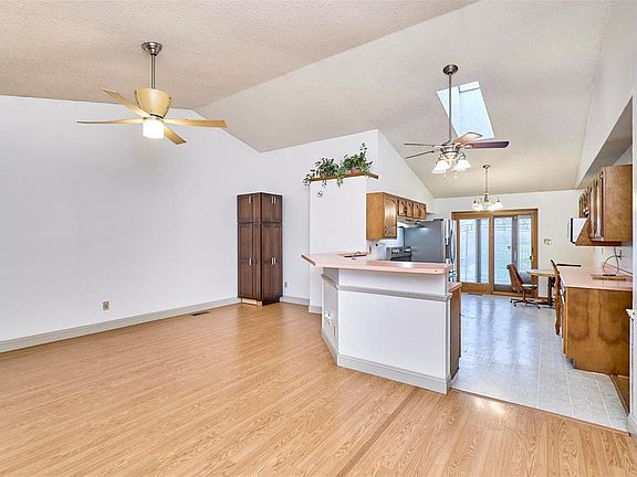 5th image of 3675 Arpent Ln