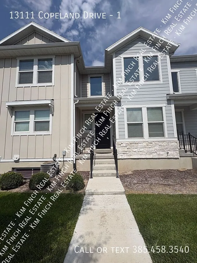 3 bed, 2.5 bath, 1944 sqft, $2,234 — Photo 2
