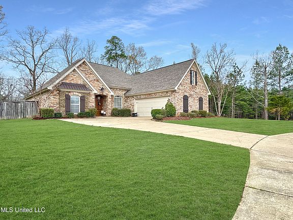 2nd image of 306 N Village Dr