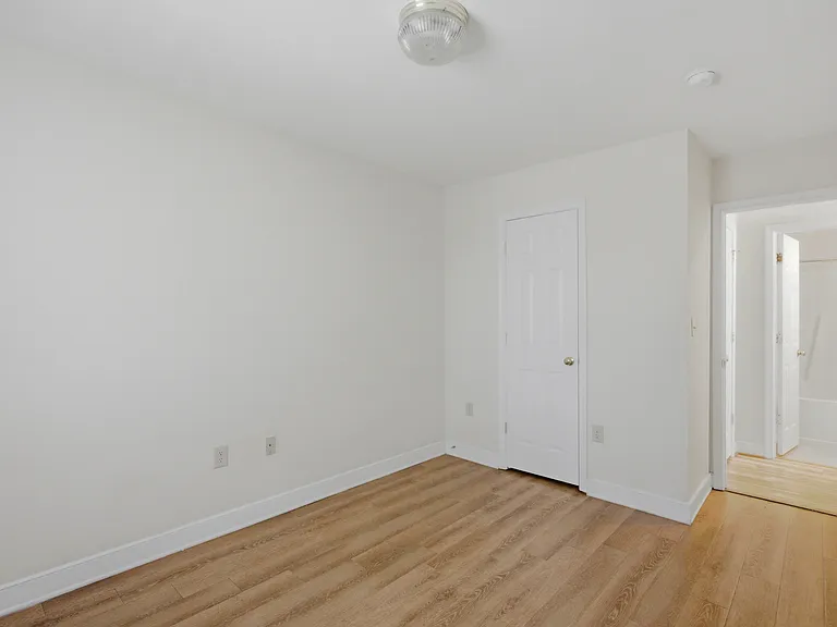 1706 W Moore St — Photo 35
