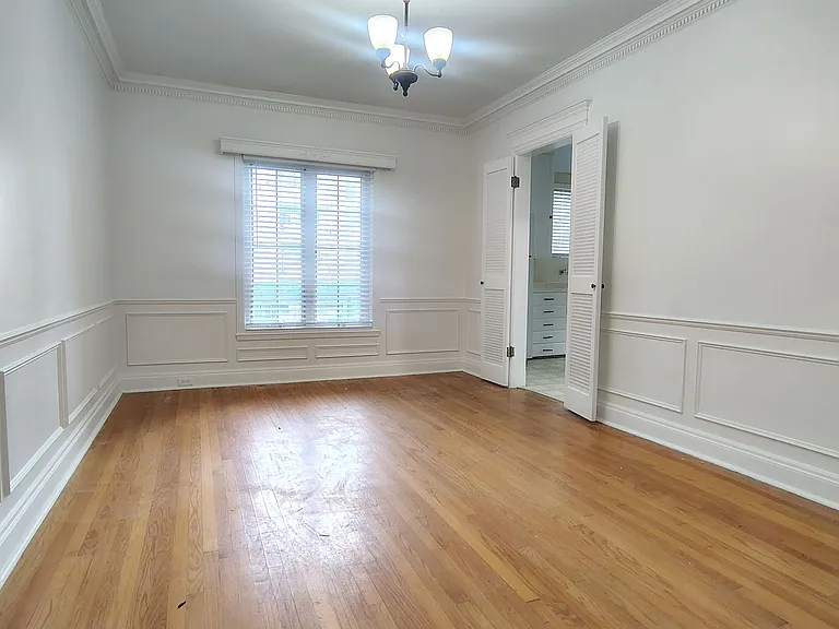 10974 Strathmore Dr — Photo 6