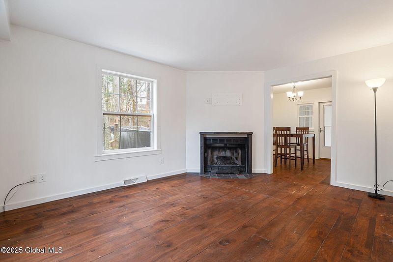 5th image of 24 Cohen Road