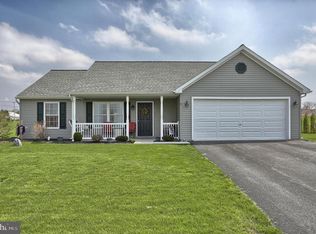 9 Meadowlark Ln, Myerstown, PA 17067