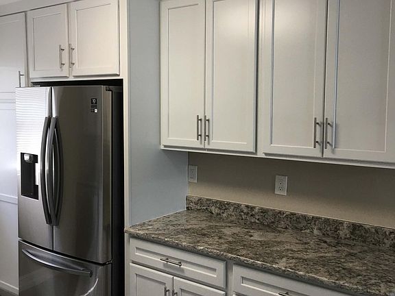 3rd image of 2415 W Lemon St APT A