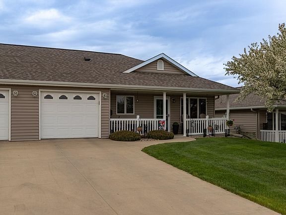 4th image of 217 Clubhouse Dr NE