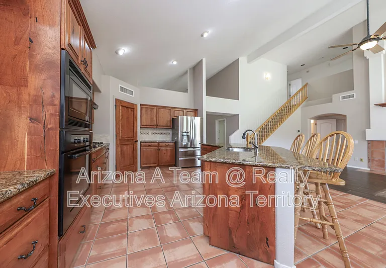 831 S Rincon Rising Rd — Photo 8