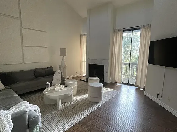 (undisclosed Address), Los Angeles, CA 90042
