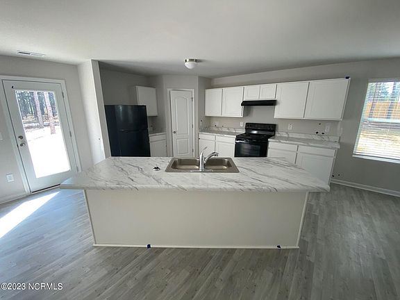 4th image of 170 Desert Orchid Cir