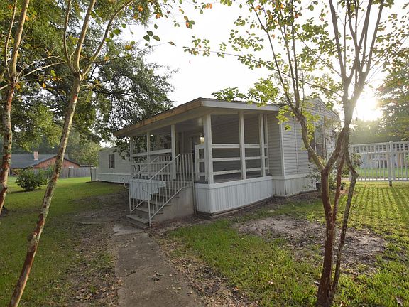 2nd image of 2903 Scarbourgh Dr