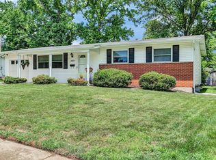 1415 Redbird Dr, Florissant, MO 63031
