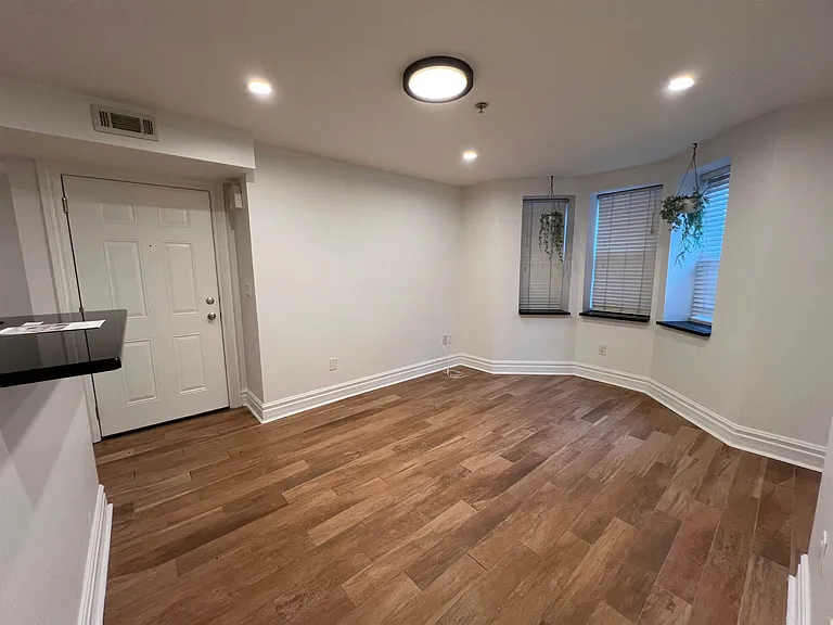 827 Garden St #1 — Photo 8