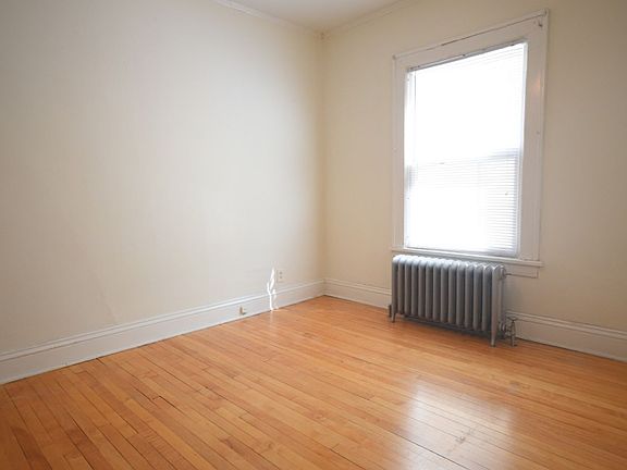 5th image of 3117 Girard Ave S #2