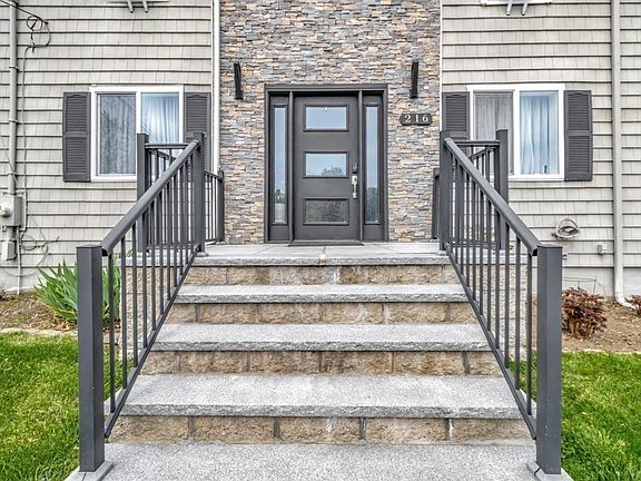 5th image of 216 Lynn Fells Pkwy