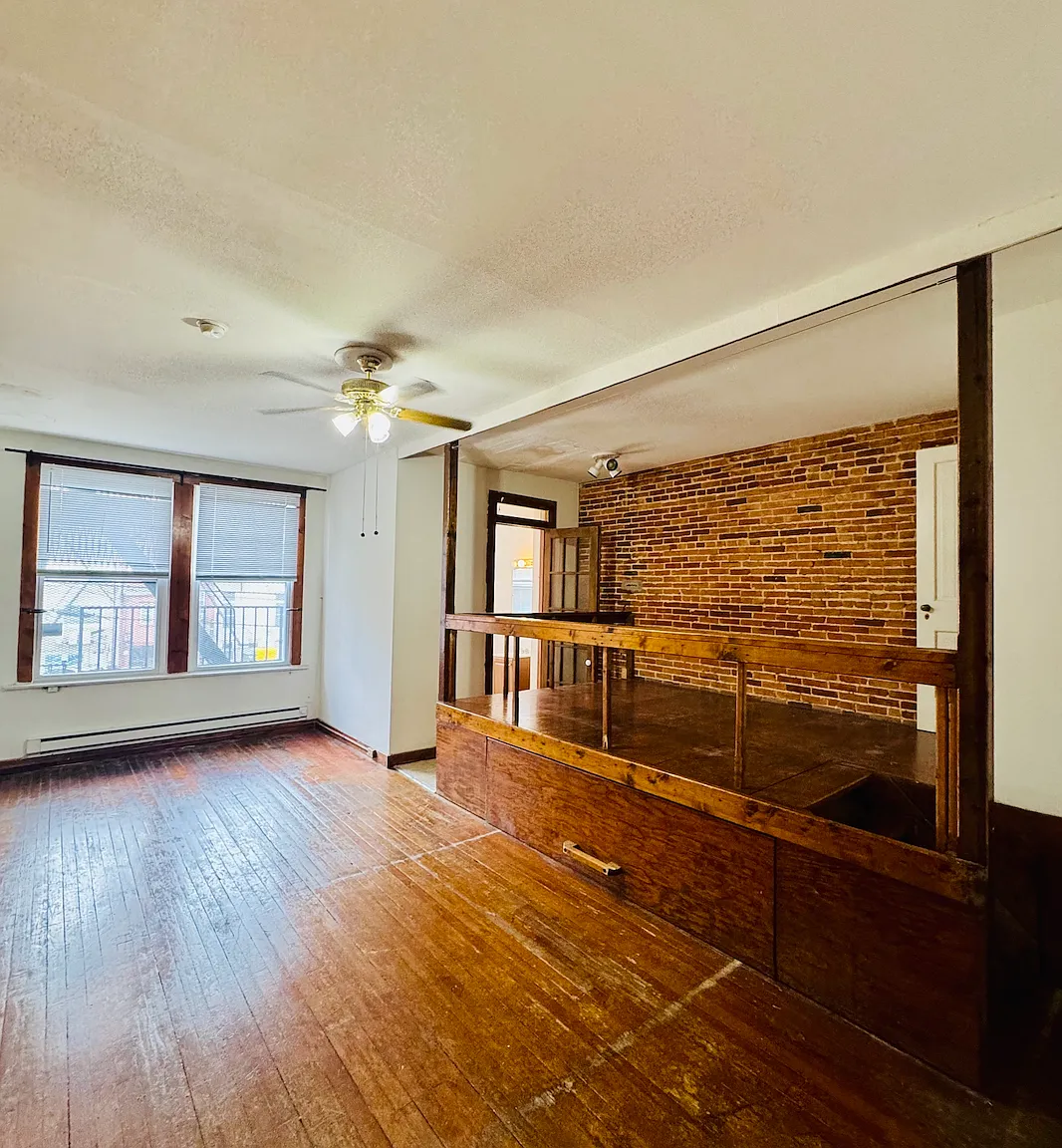 Studio, 700 sqft, $1,000 — Photo 2