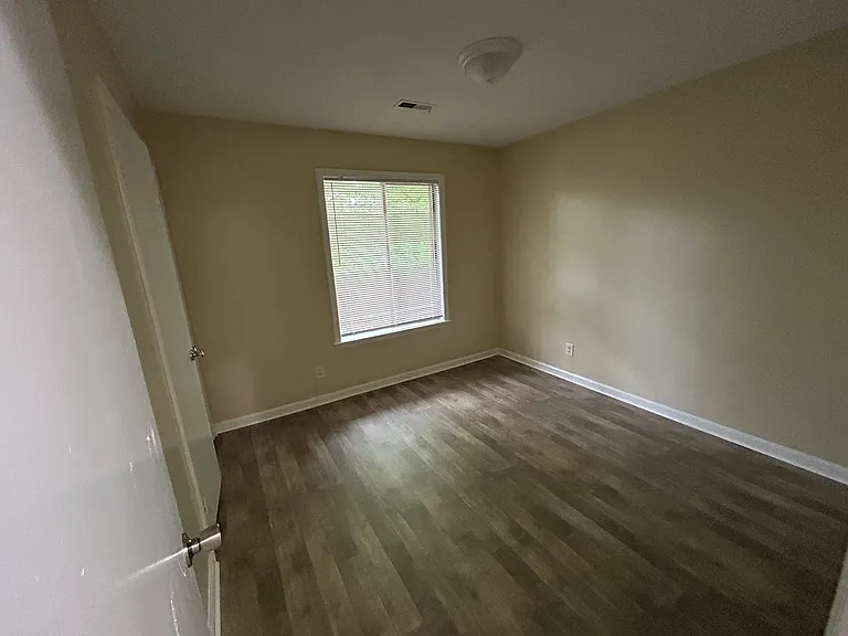 Oakwood Apartments — Photo 5