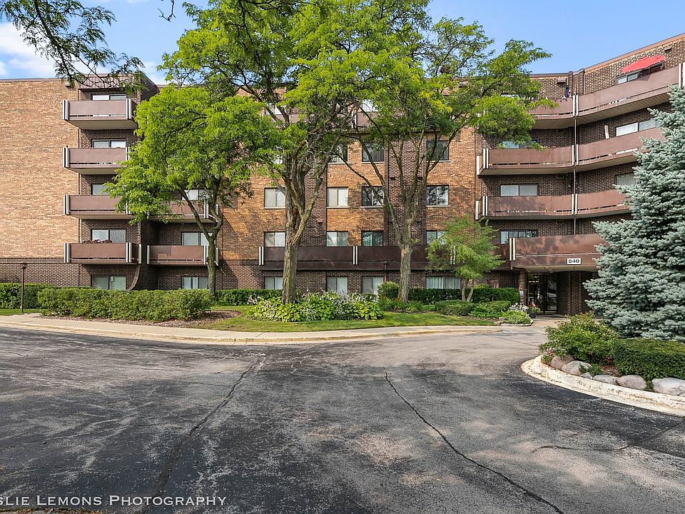 1st image of 840 Wellington Ave Unit 103