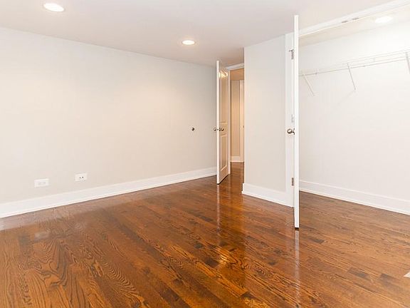4th image of 1208 W Wrightwood Ave #1