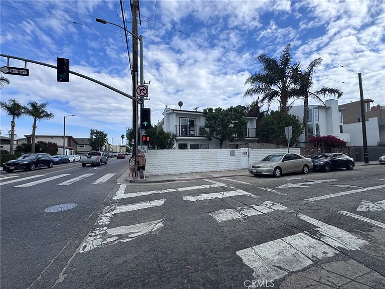 40 S Venice Blvd #2 — Photo 4