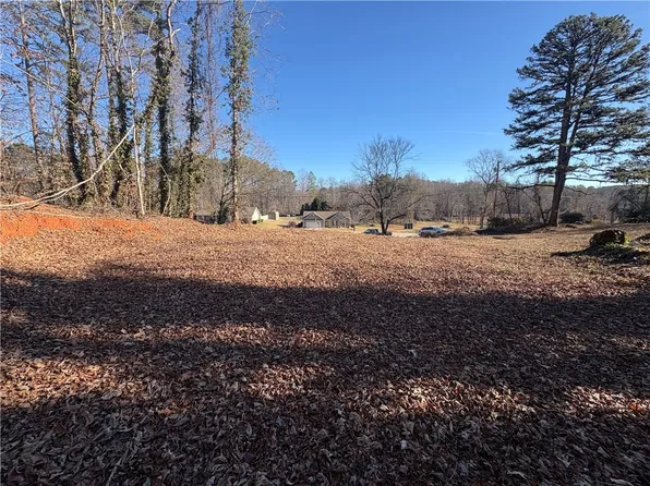 100 Strong St, Walhalla, SC 29691