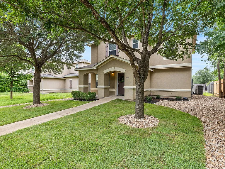 5705 Viewpoint Dr #A — Photo 1