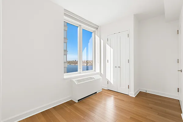 Sold by Nest Seekers International | media 11