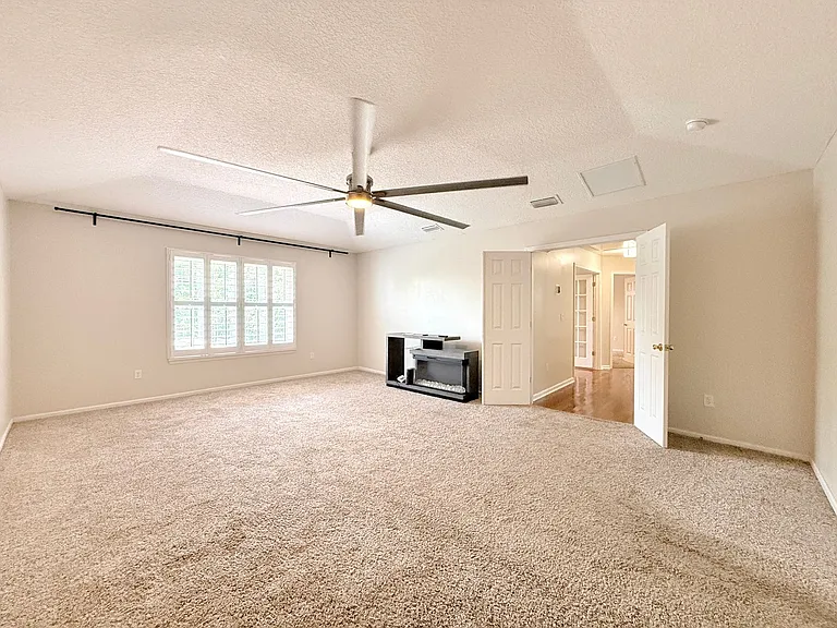 11288 Panther Creek Pkwy — Photo 24