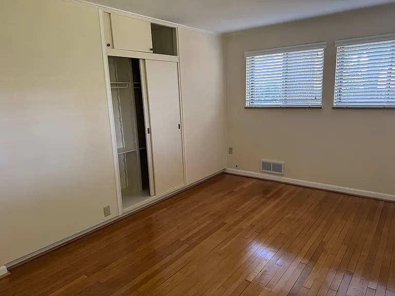 3134 Herrick Rd — Photo 15