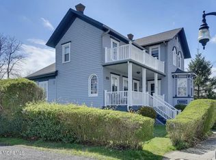 28 Beach Rd, Monmouth Beach, NJ 07750