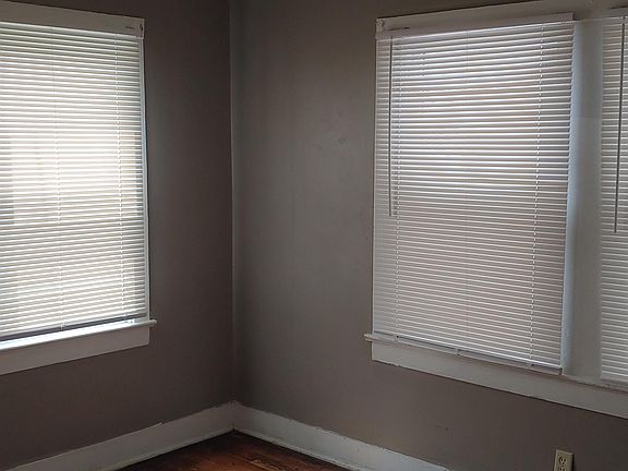 4th image of 803 N Locust St #A