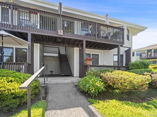 39 Sussex Drive #B, Yorktown Heights, NY 10598