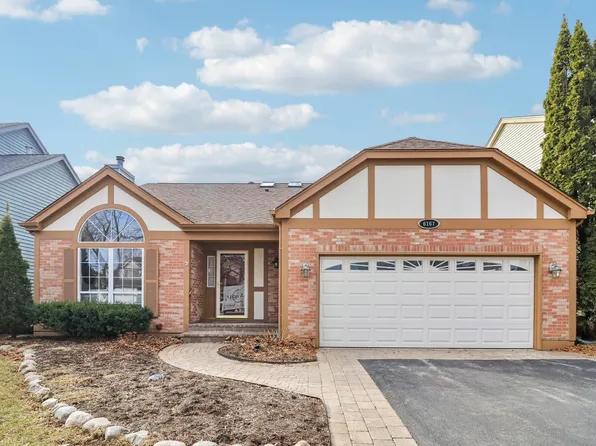 6167 Golfview Dr, Gurnee, IL 60031