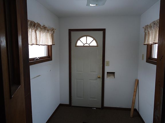 3rd image of 17 3rd St SE