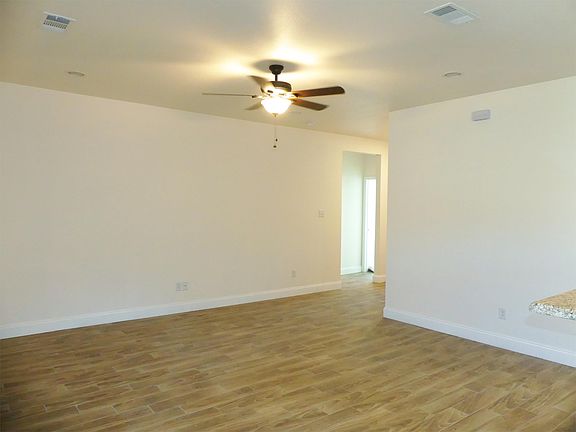 2nd image of 914 Jones St