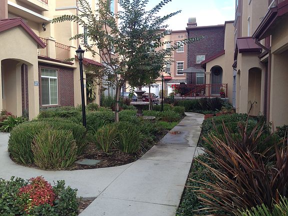 5th image of 13641 Foster Ave Unit 3