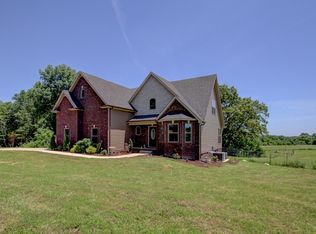1070 Gwen Ln, Cunningham, TN 37052
